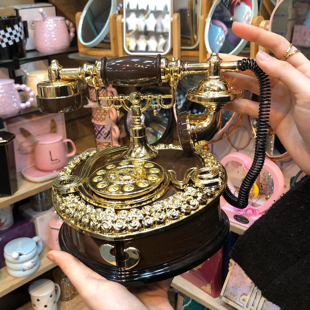 📞✨ هاتف كلاسيكي علبة موسيقى – عودة إلى زمن الذكريات! ✨📞