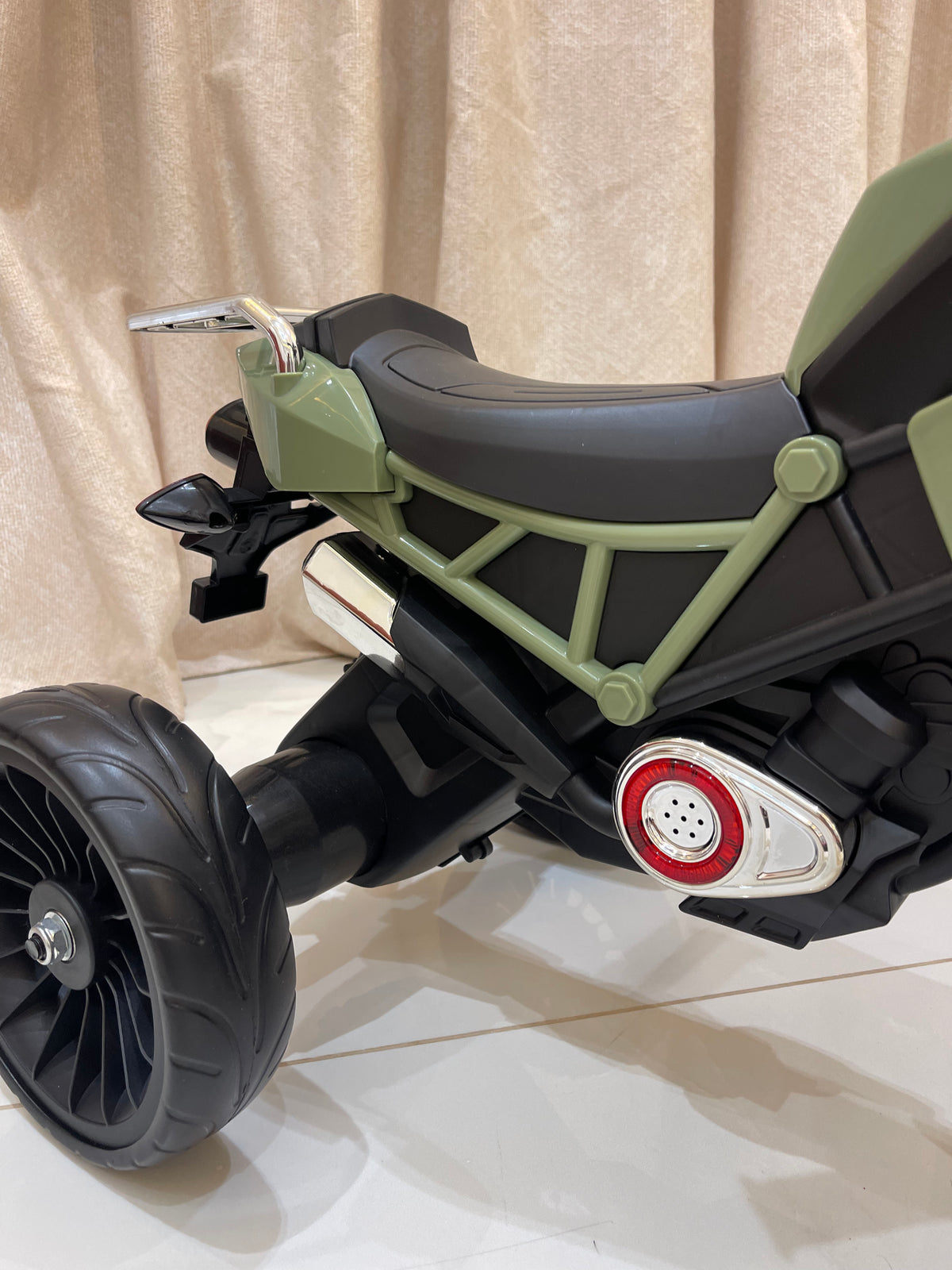 🏍️ دراجة ثلاثية للأطفال بتصميم دراجة نارية 🏍️