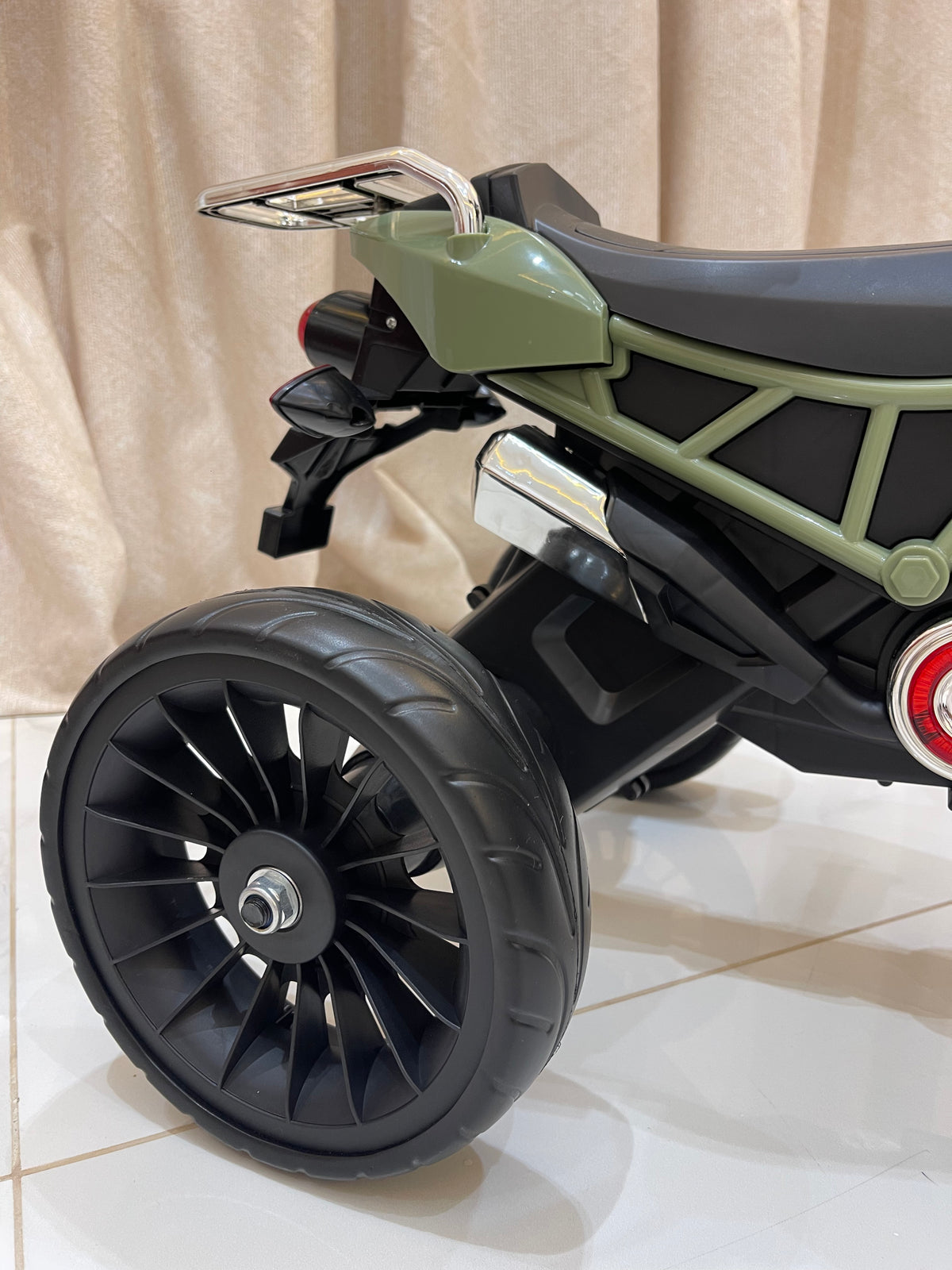 🏍️ دراجة ثلاثية للأطفال بتصميم دراجة نارية 🏍️