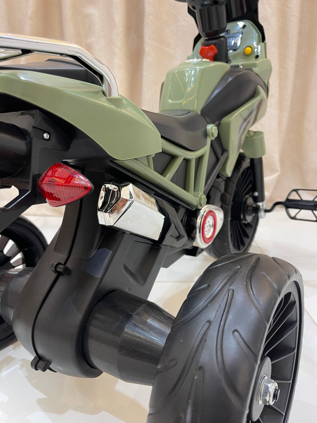 🏍️ دراجة ثلاثية للأطفال بتصميم دراجة نارية 🏍️