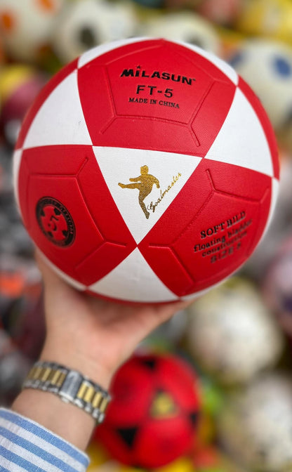 🔥 الكرة البرازيلية التي سترافقك في كل خرجة هذا الصيف! ⚽