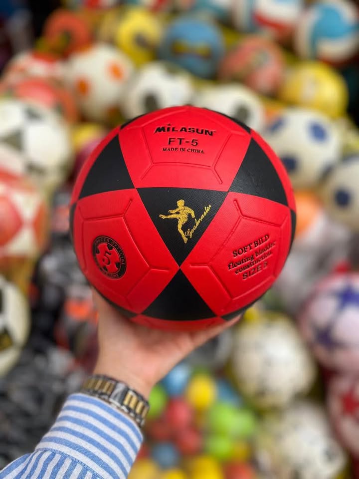 🔥 الكرة البرازيلية التي سترافقك في كل خرجة هذا الصيف! ⚽