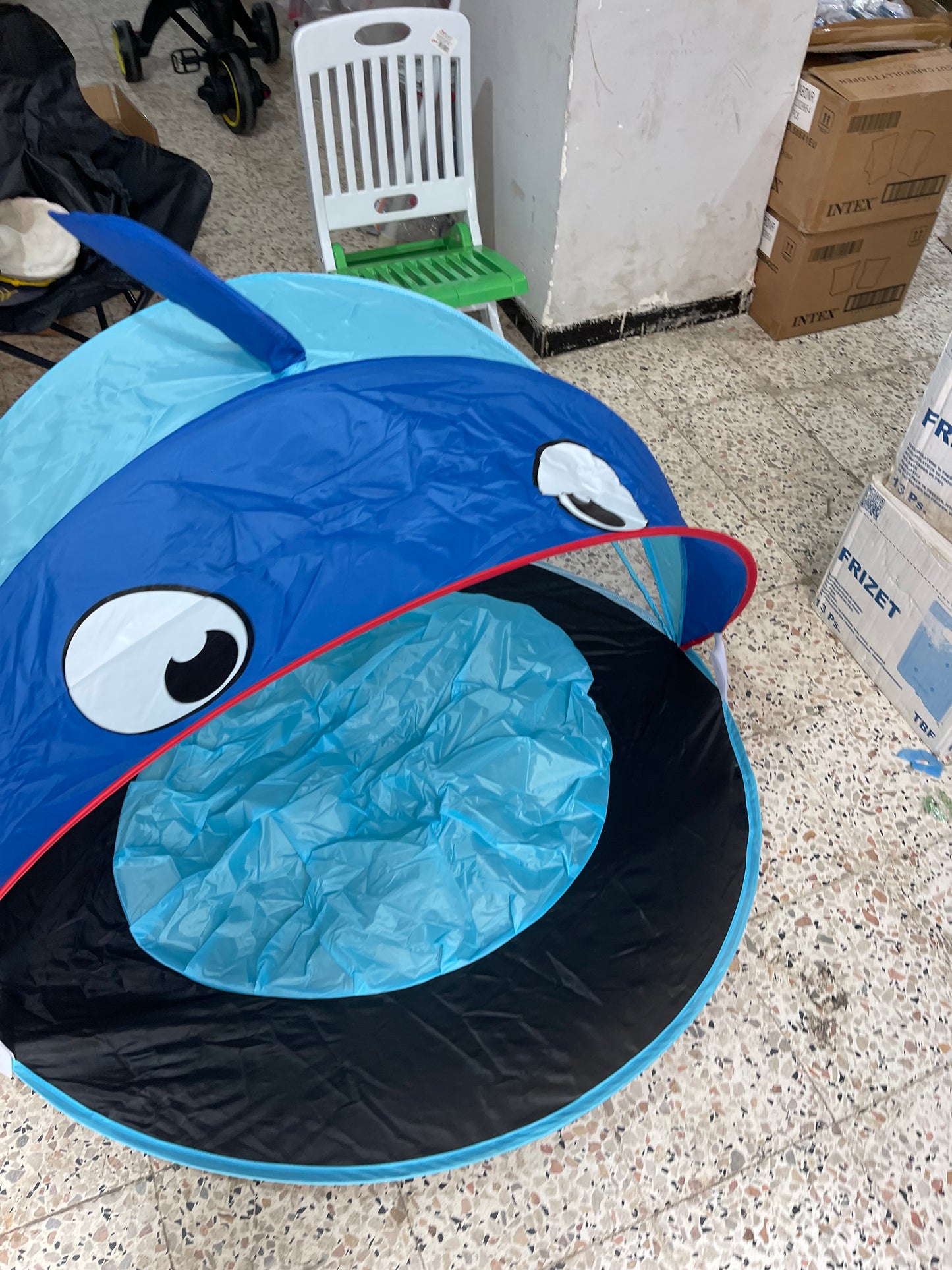 TENTE DE PLAGE  ANTI UV AVEC PISCINE INTÉGRÉE