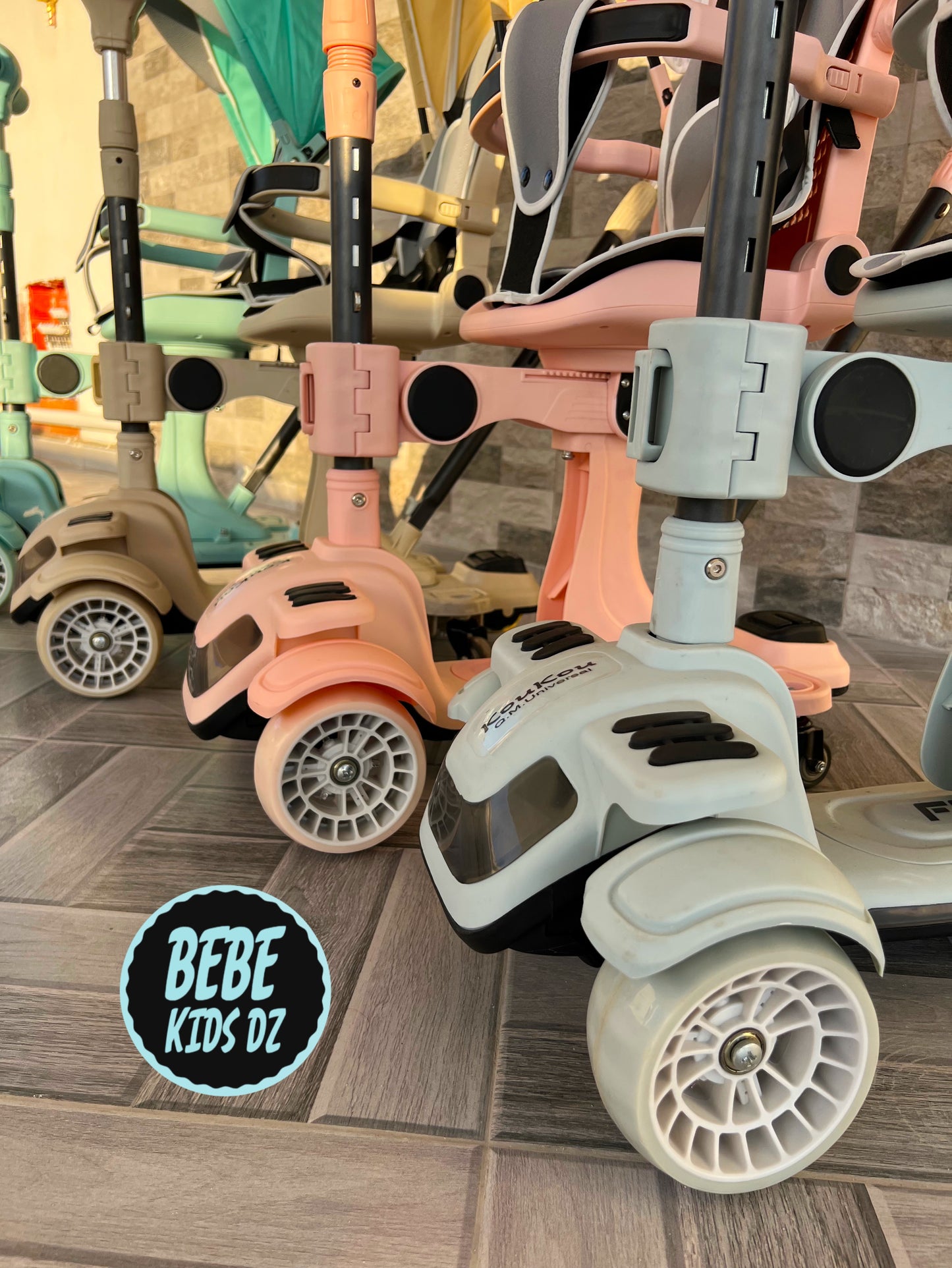 🛴✨ Trottinette Poussette 6-en-1 Multifonction - Pliable, Musicale,lumineuse, Confortable et Sécurisée pour Votre Enfant 🌟