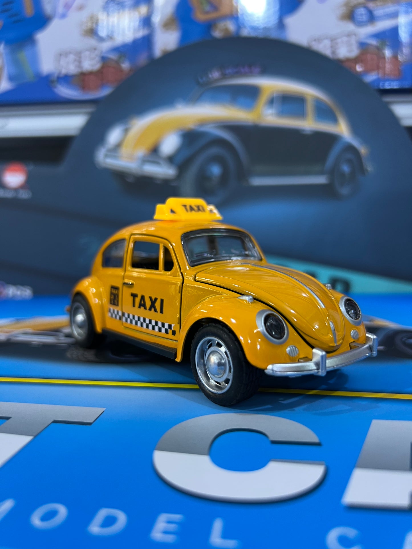 Voiture Taxi Miniature en Métal – Ultra Solide & Réaliste سيارة تاكسي مصغّرة من المعدن – قوية جداً وغير قابلة للكسر