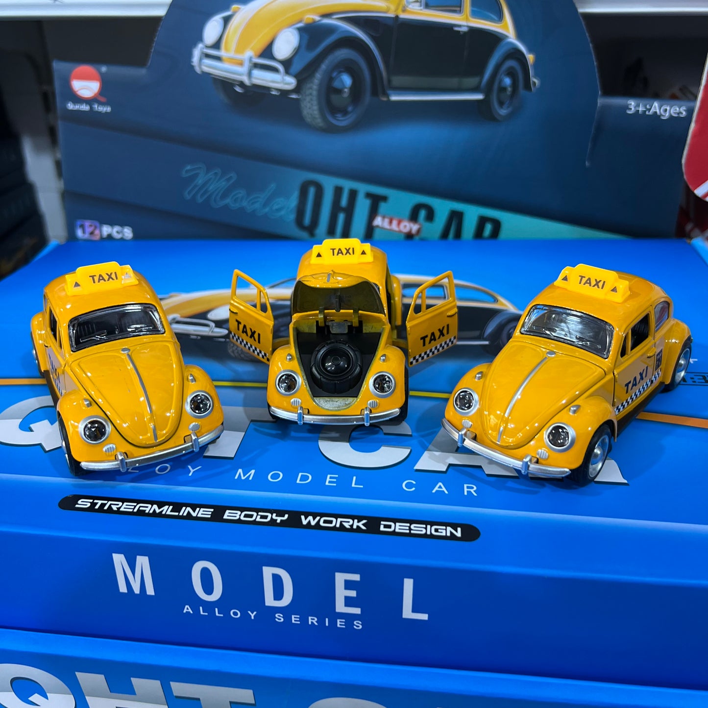 Voiture Taxi Miniature en Métal – Ultra Solide & Réaliste سيارة تاكسي مصغّرة من المعدن – قوية جداً وغير قابلة للكسر
