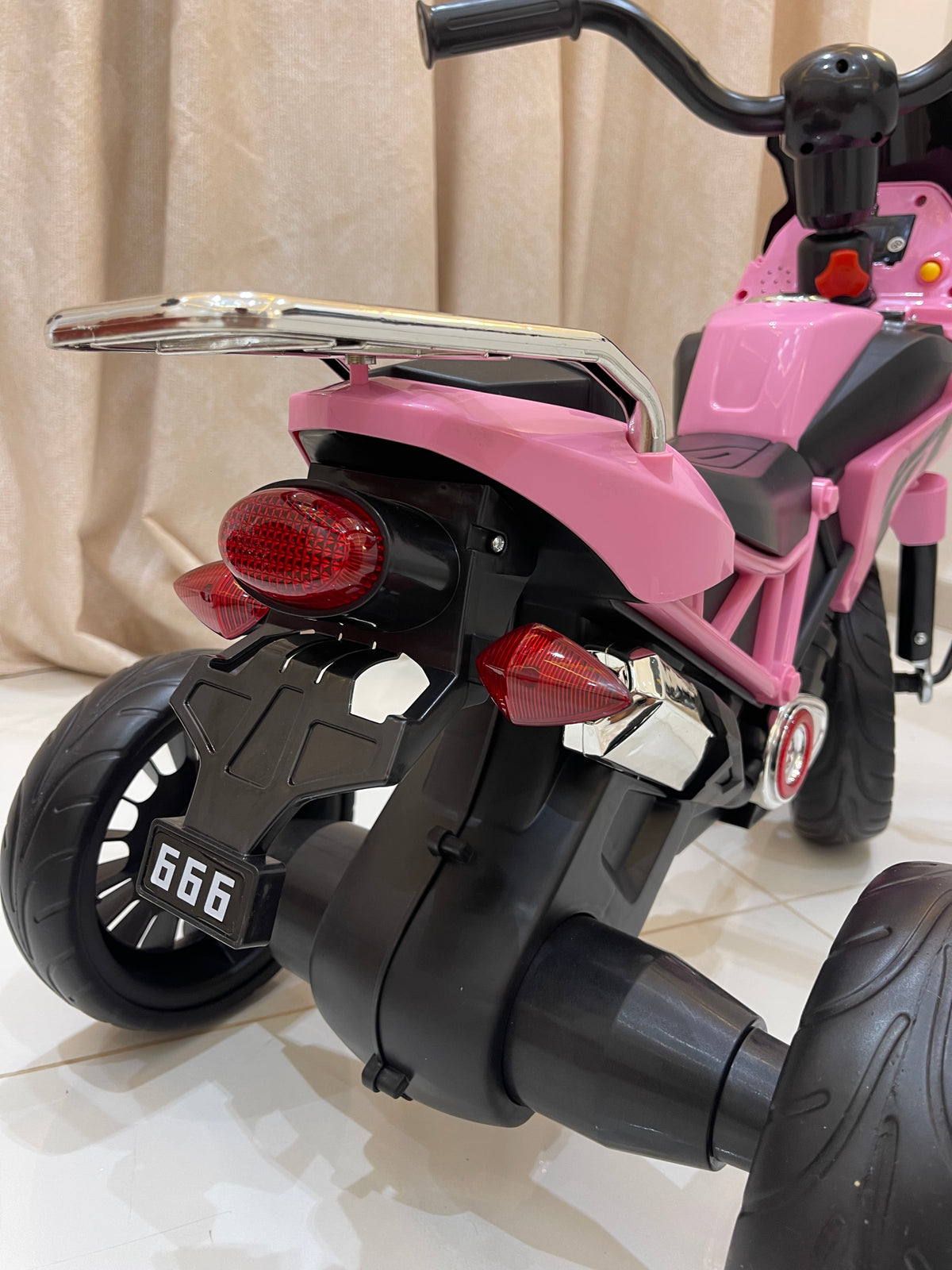 🏍️ دراجة ثلاثية للأطفال بتصميم دراجة نارية 🏍️
