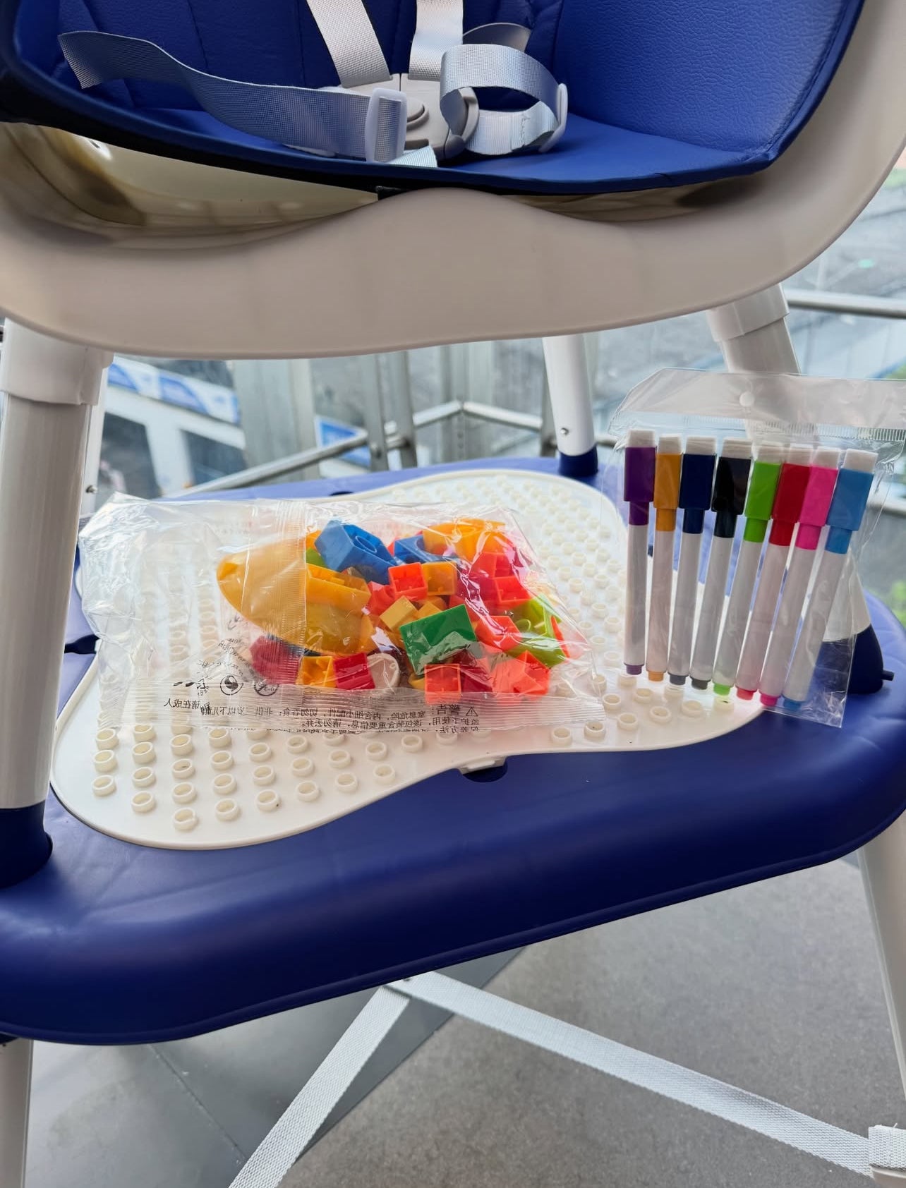 Chaise haute pour bébé + Table à jouer 5EN1 /  DE 6 A 36 MOIS